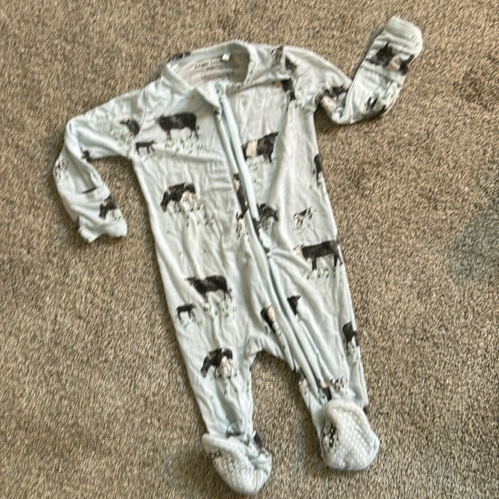 Angel Dear Cows Blue zipper footies bodysuit onesie silky smooth 0-3 mos bamboo